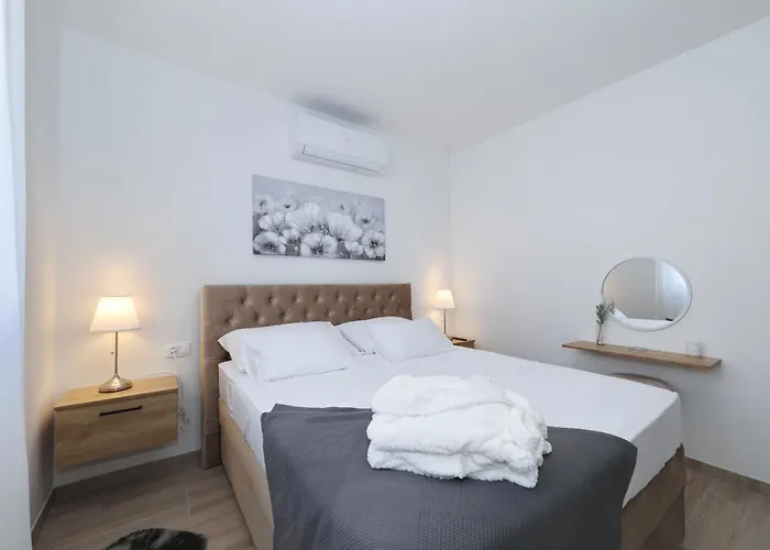 Holiday home Jandro Vir