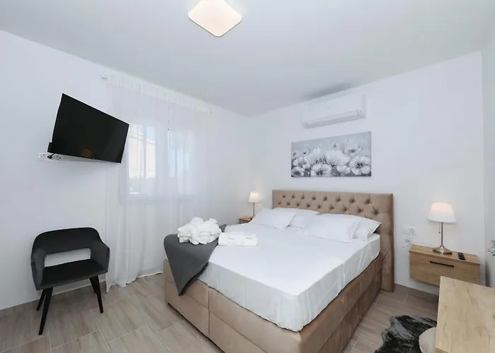 Hébergement de vacances Jandro Vir